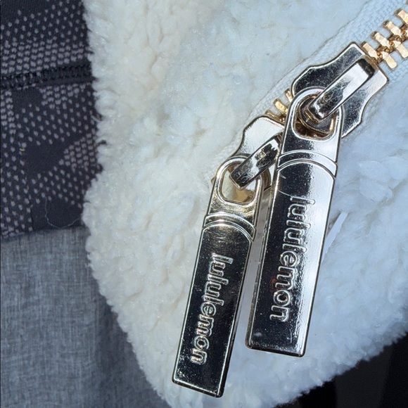 Lululemon EUC cream Crossbody bag with lots of storage. Clean in and out. - Picture 5 of 8